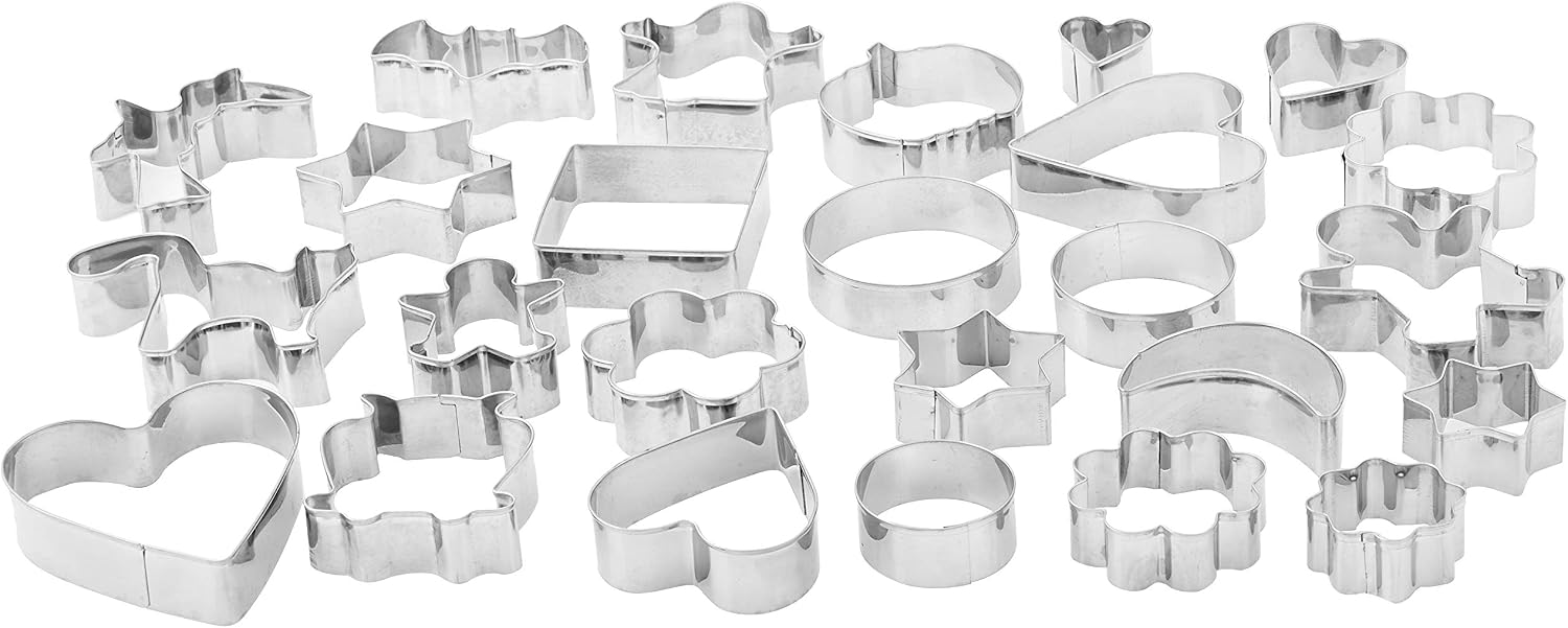 Amazon Basics Juego de moldes de Acero inoxidable para galletas, paquete de 25, Variedad en forma , Plateado