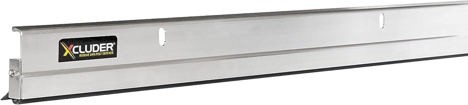 Xcluder Barrido de puerta de perfil bajo, aluminio, sella roedores y plagas, sellado mejorado contra la intemperie, fácil de instalar; sello de puerta protector de roedores; barrido de puerta a prueba