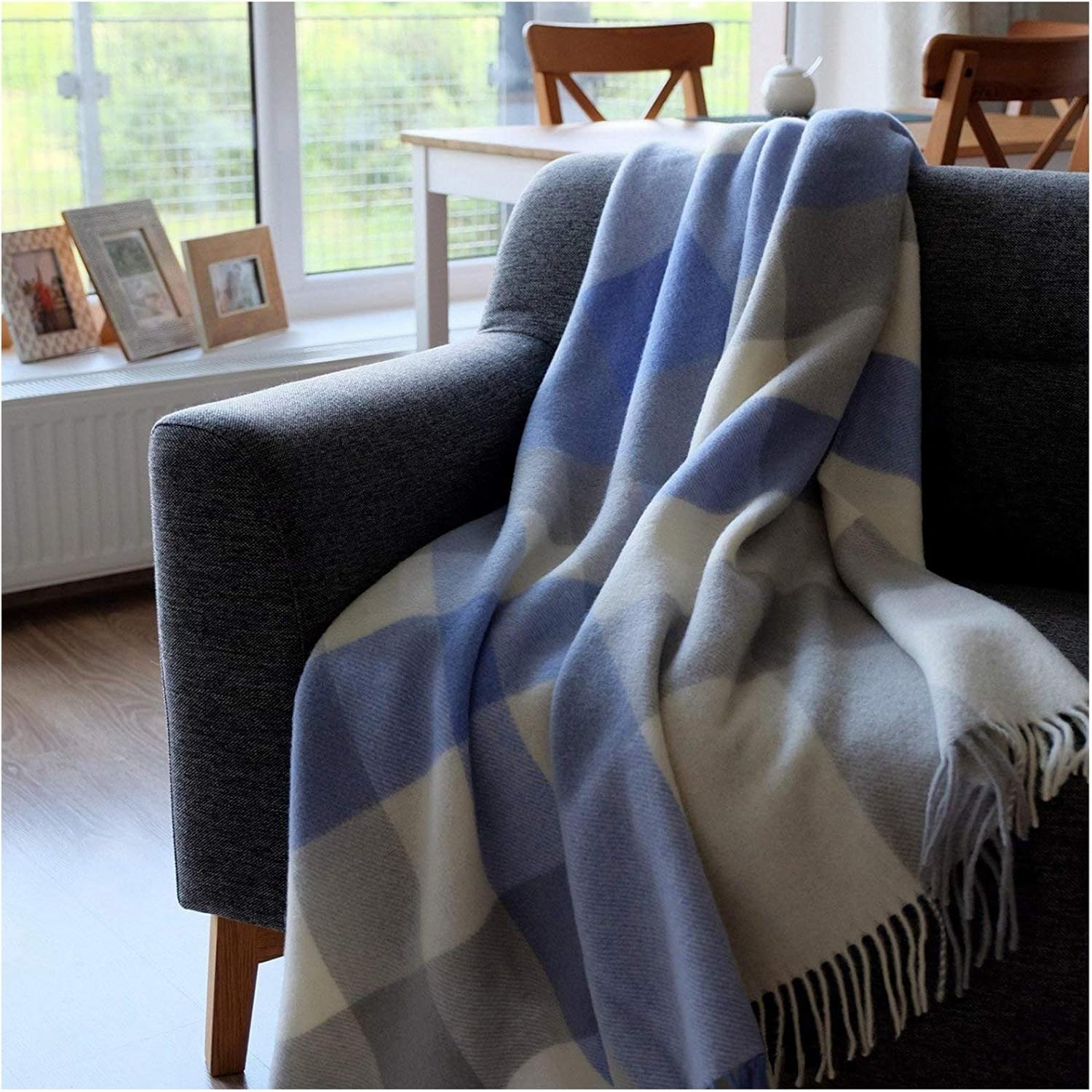 Linen & Cotton Cálida y Suave Manta de Lana de Cordero Devon con Flecos - 100% Pura Lana de Nueva Zelanda, Gris Azul Blanco (140 x 200 cm) Mantas para Sofá Cama Matrimonio Singolo Invierno Otoño